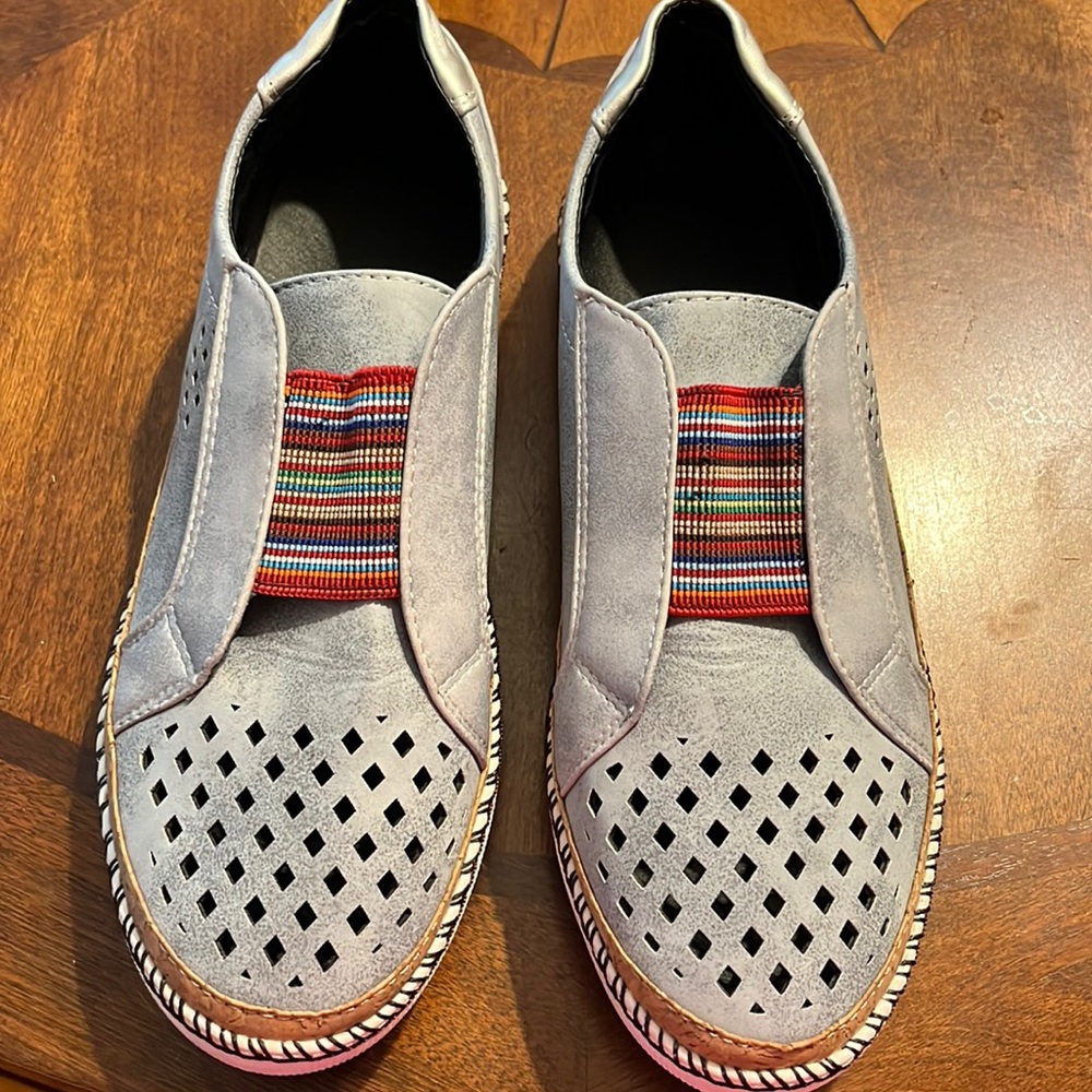 Ladies size 8 Blue denim look slide on comfortable shoes